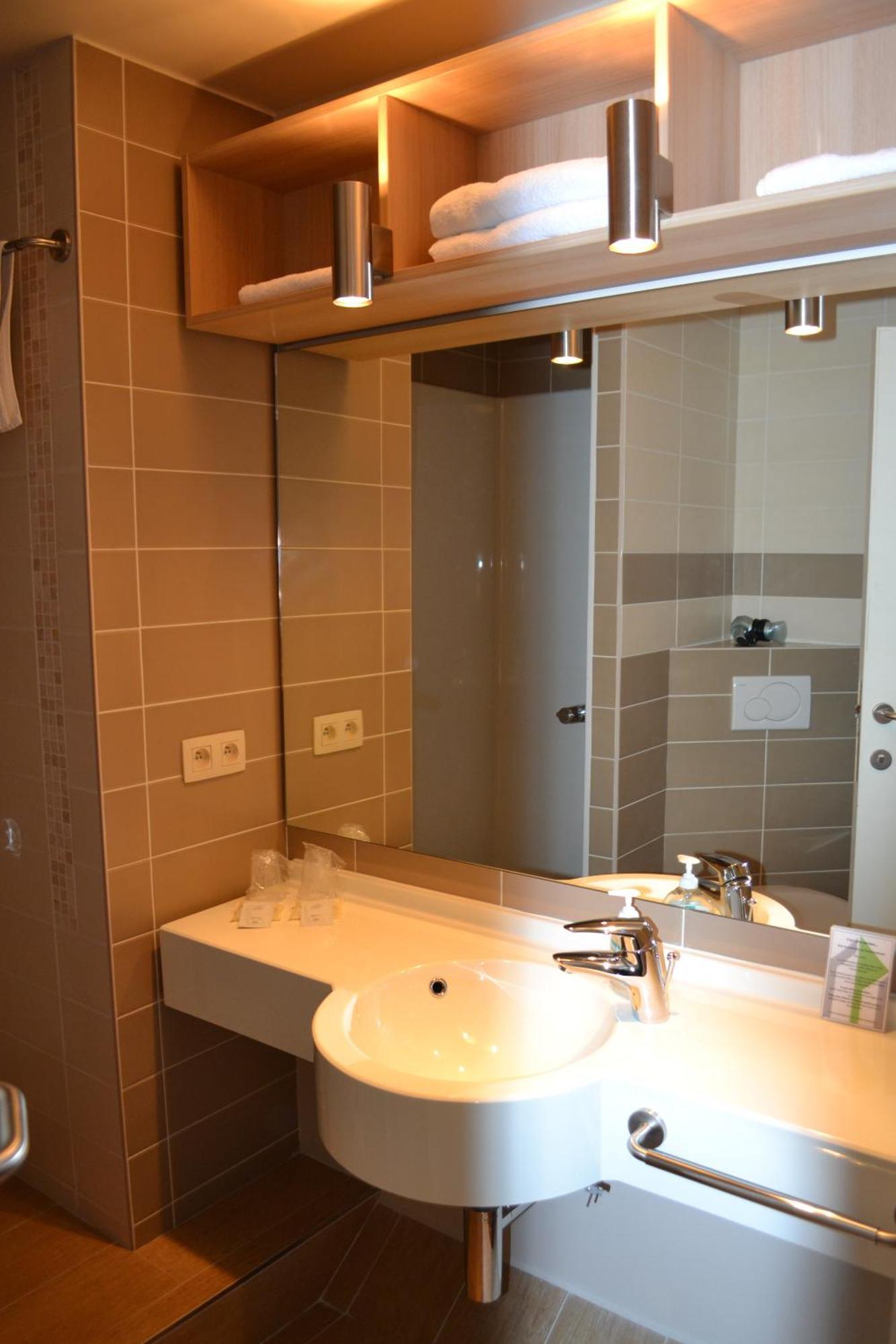Golf & Hotel De Falnuee Mazy Kültér fotó